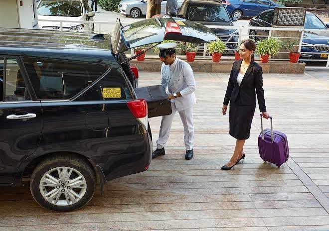 Airport transfer chauffeur